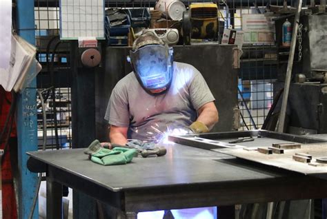 learn to fabricate metal|metal fabrication training.